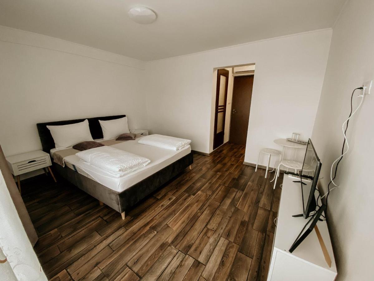 Paulaapartment&Rooms Oradea Eksteriør billede