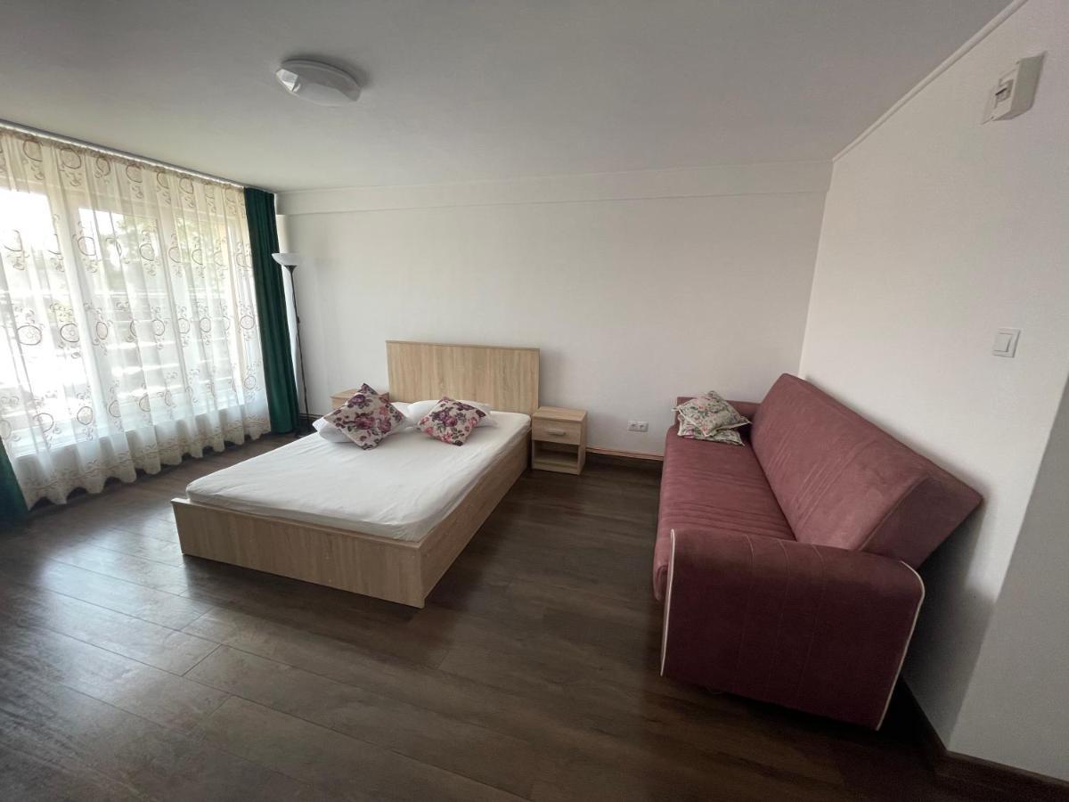 Paulaapartment&Rooms Oradea Eksteriør billede
